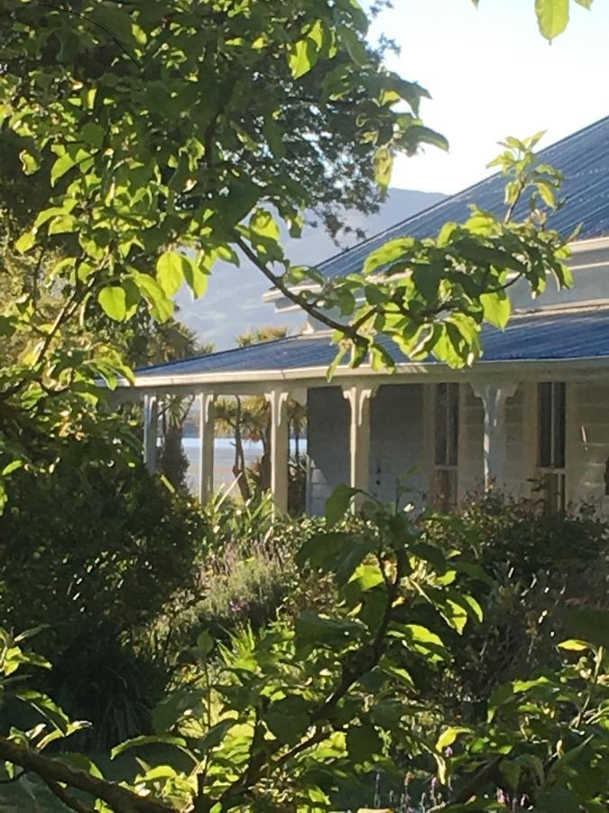 Halfmoon Cottage Akaroa Eksteriør billede
