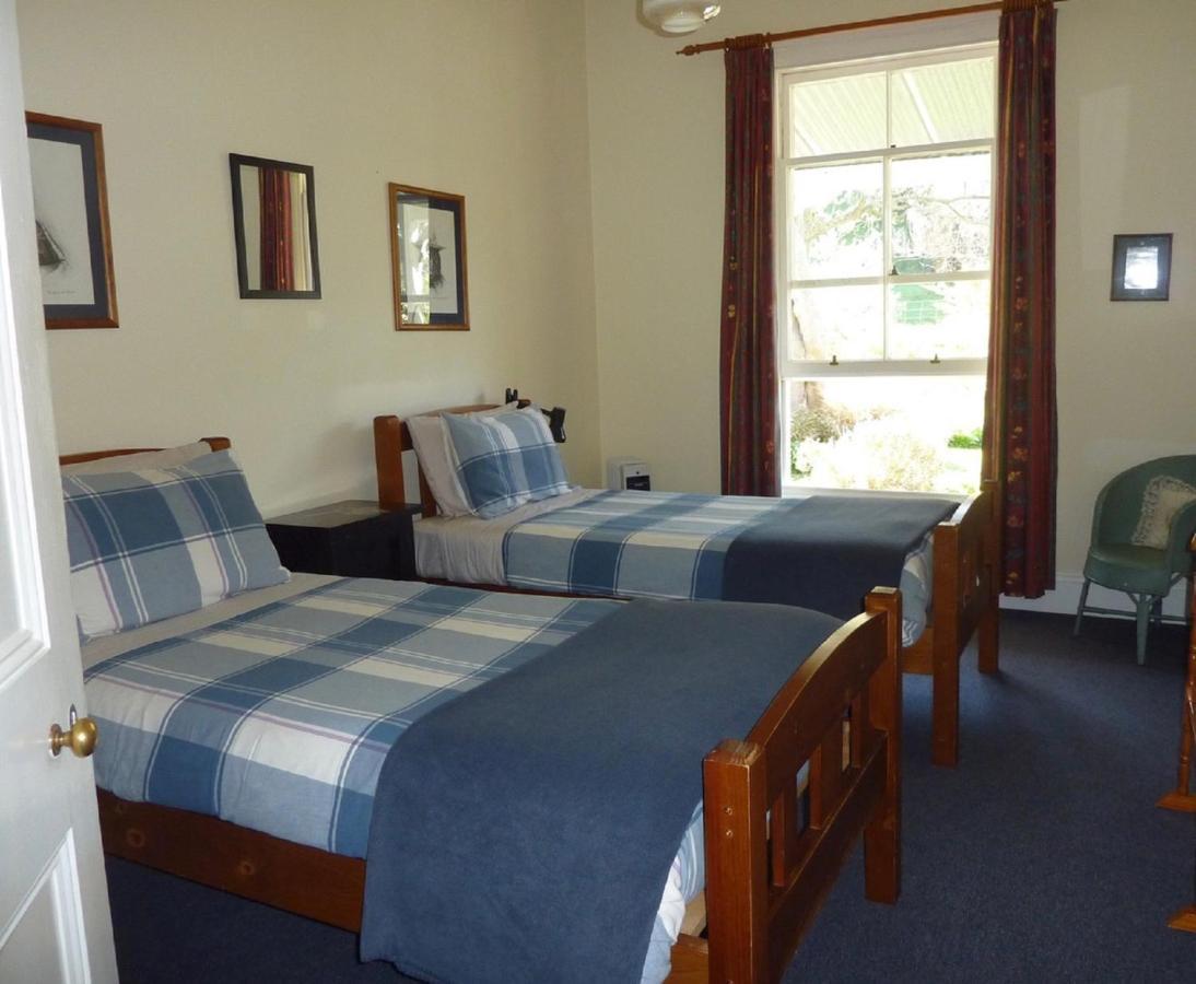 Halfmoon Cottage Akaroa Eksteriør billede