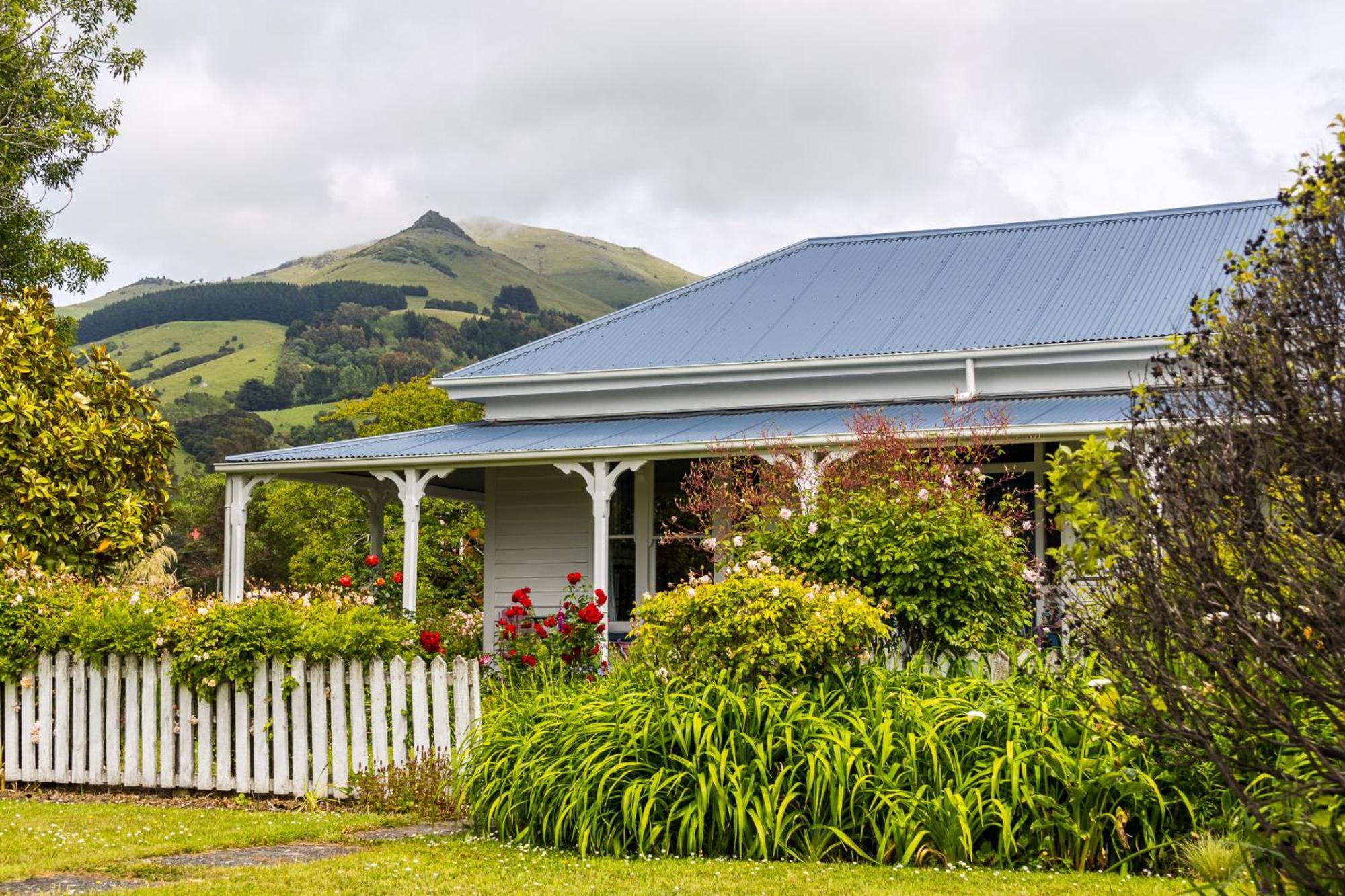 Halfmoon Cottage Akaroa Eksteriør billede